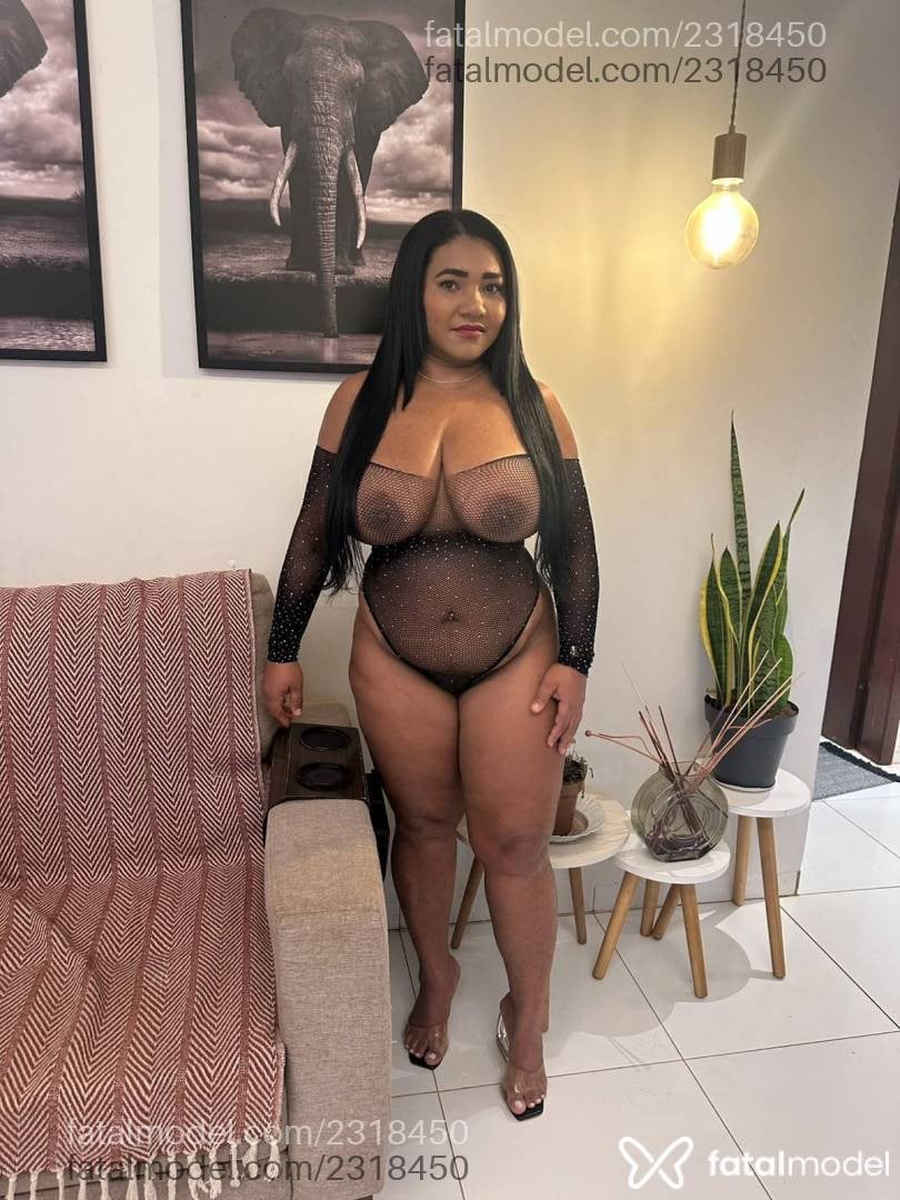 Acompanhante mulher com cabelo castanho de olhos pretos - Solange