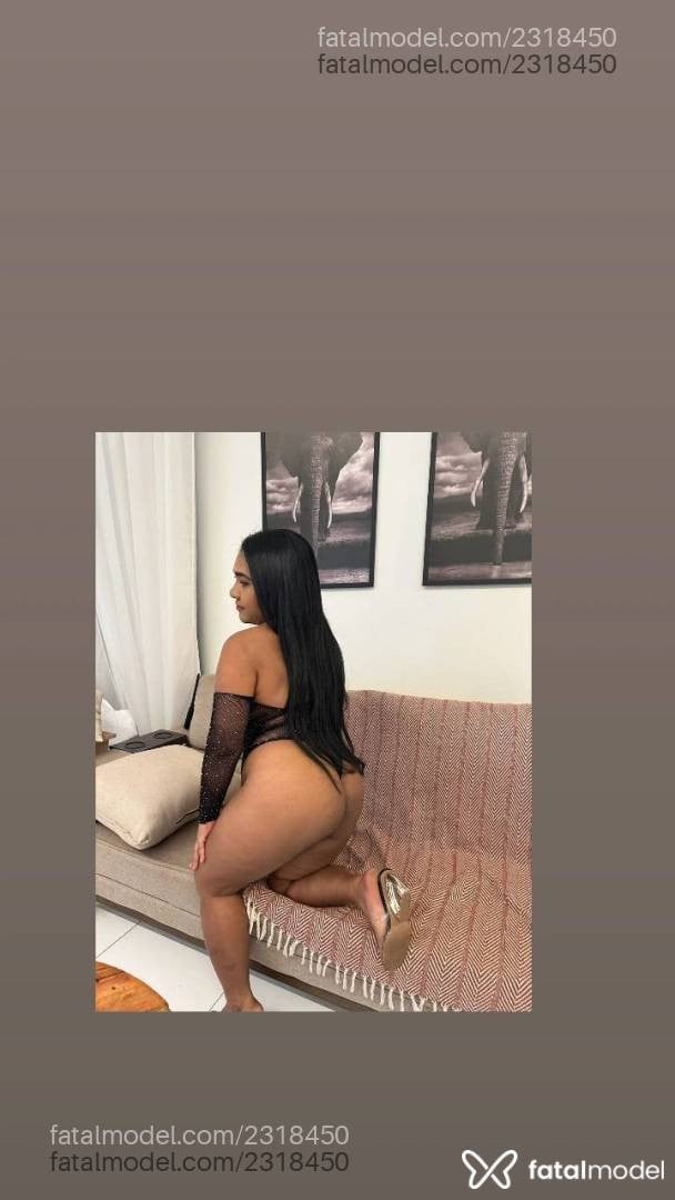 Acompanhante mulher com cabelo castanho de olhos pretos - Solange