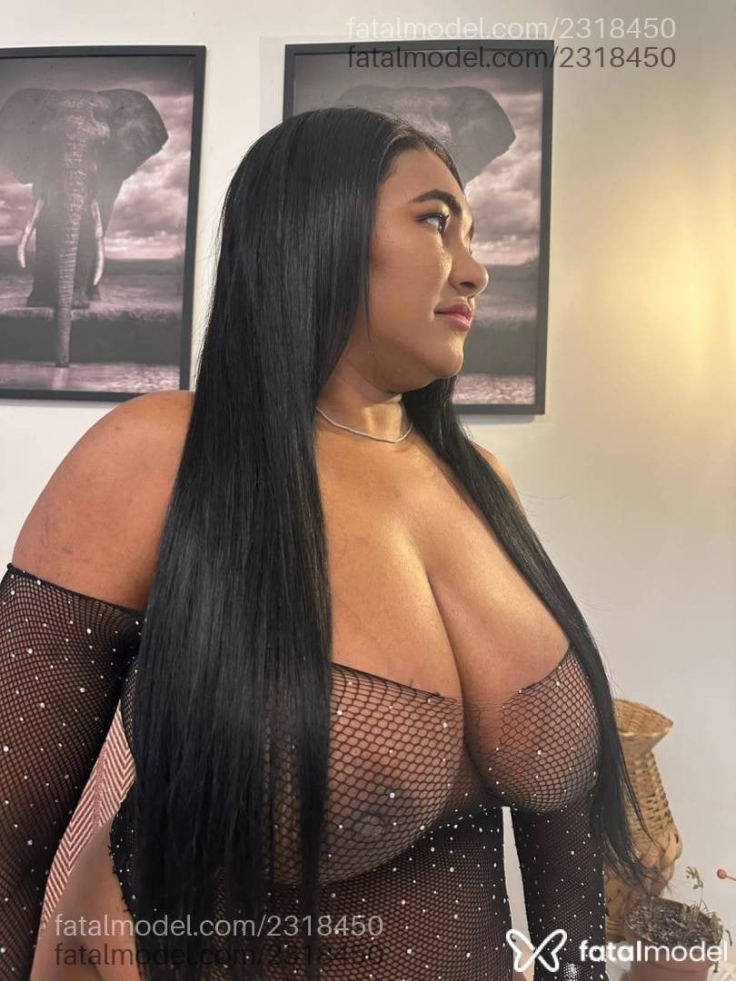 Acompanhante mulher com cabelo castanho de olhos pretos - Solange