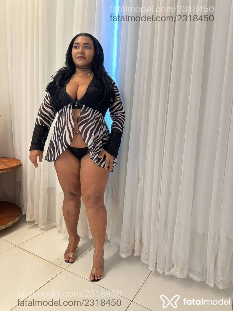 Acompanhante mulher com cabelo castanho de olhos pretos - Solange
