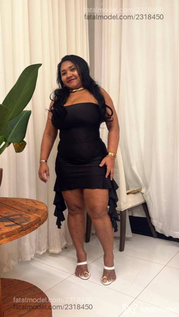 Acompanhante mulher com cabelo castanho de olhos pretos - Solange