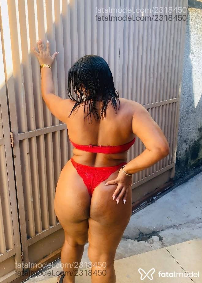 Acompanhante mulher com cabelo castanho de olhos pretos - Solange