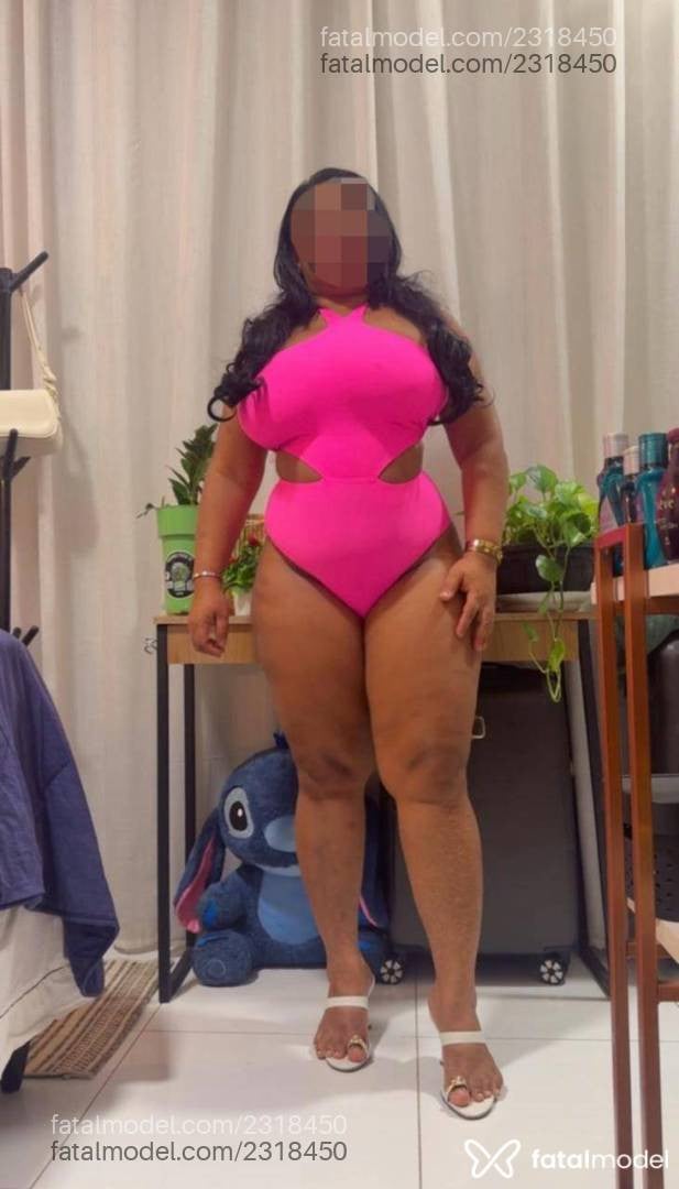 Acompanhante mulher com cabelo castanho de olhos pretos - Solange
