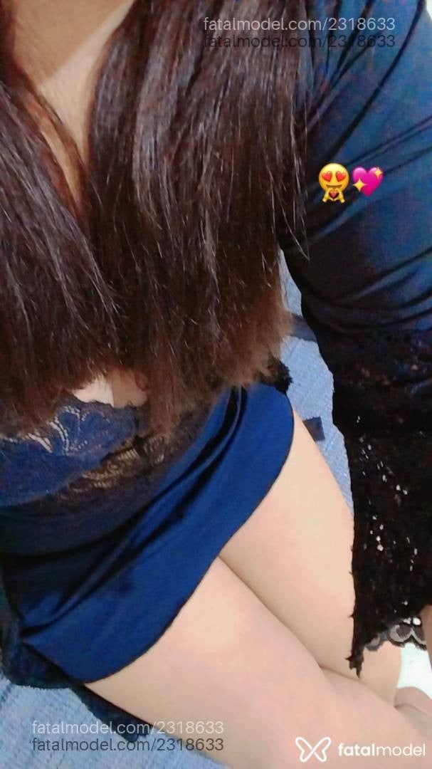 Acompanhante mulher com cabelo castanho de olhos castanhos em Araucária - Taty Souza