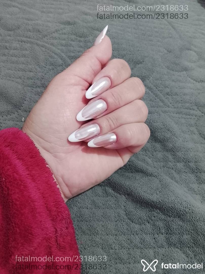 Acompanhante mulher com cabelo castanho de olhos castanhos - Taty Souza