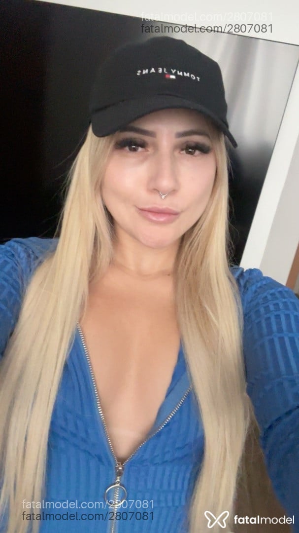 Acompanhante mulher loira (o) de olhos castanhos em Sinop - Fernanda