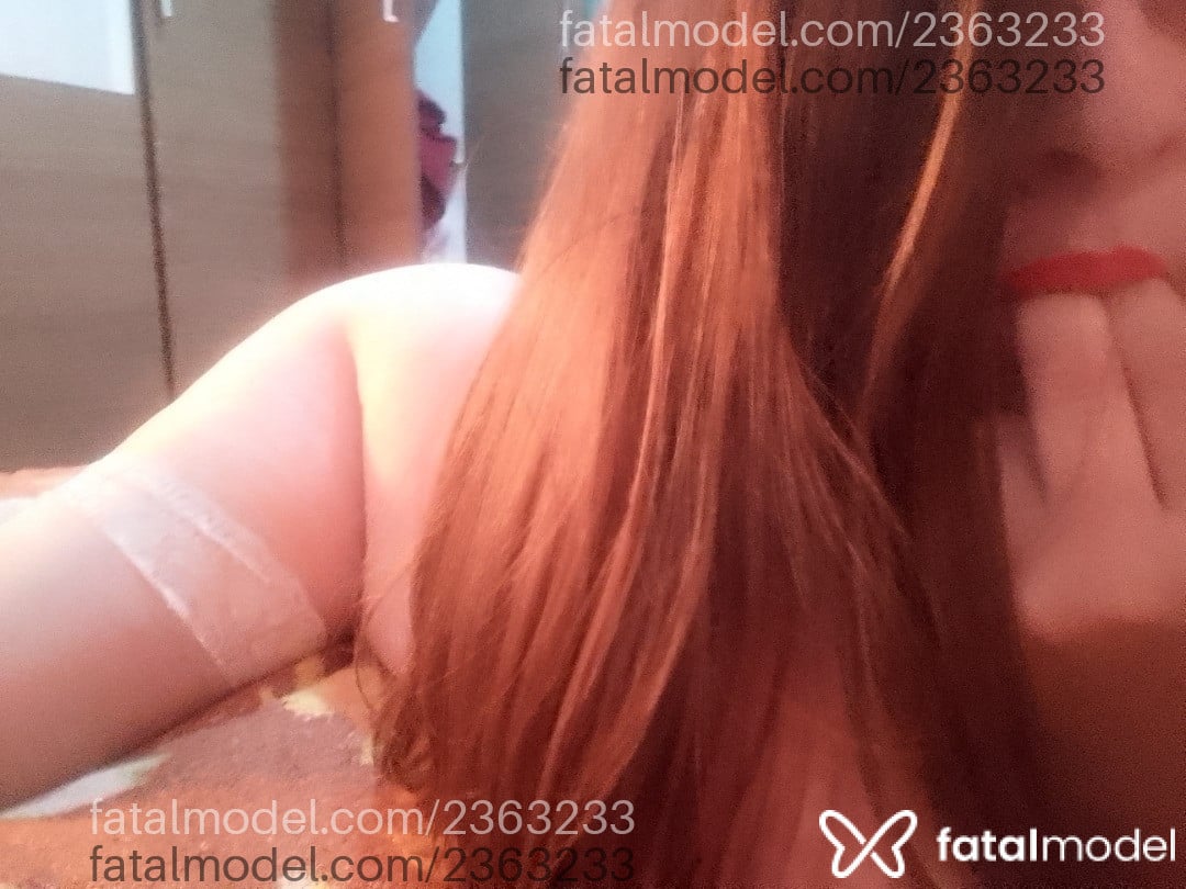 Acompanhante mulher loira (o) de olhos verdes em Virtual Acompanhante mulher loira (o) de olhos verdes em Virtual - Esmeralda