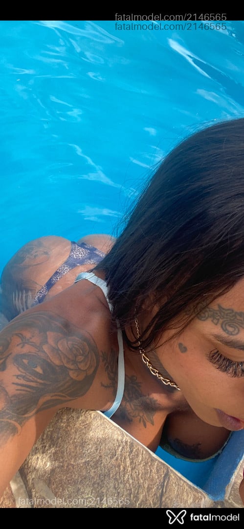Acompanhante mulher trans com cabelo castanho de olhos castanhos em João Monlevade - Angel