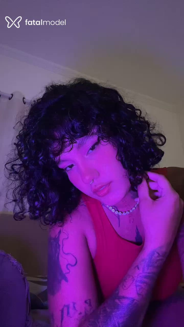 Acompanhante mulher morena (o) de olhos pretos - Kali
