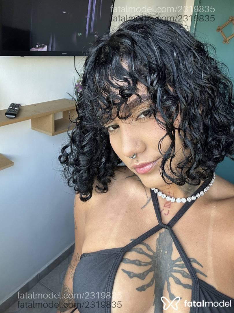 Acompanhante mulher morena (o) de olhos pretos - Akemi
