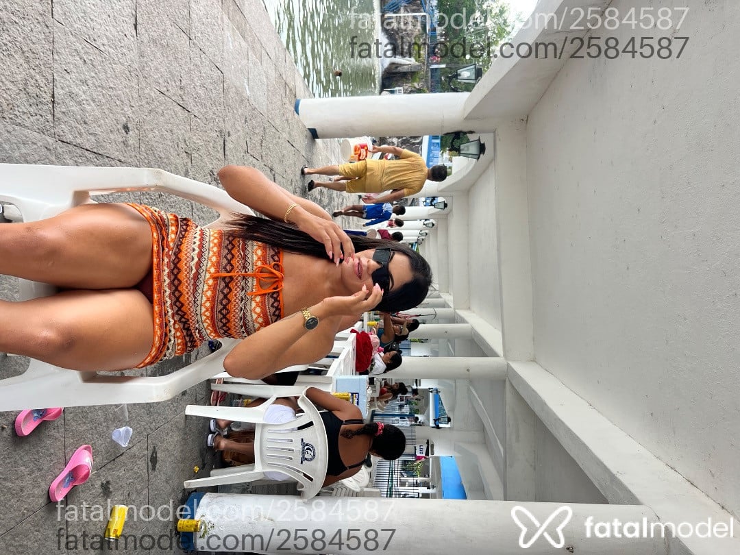 Acompanhante mulher morena (o) de olhos castanhos em Chapadão do Sul - Beatriz