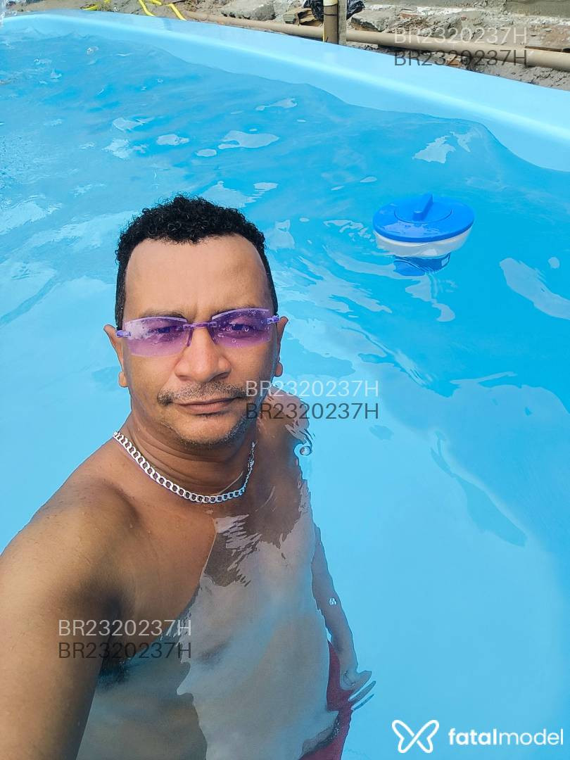 Acompanhante homem morena (o) de olhos pretos em Camaçari - Givanildo
