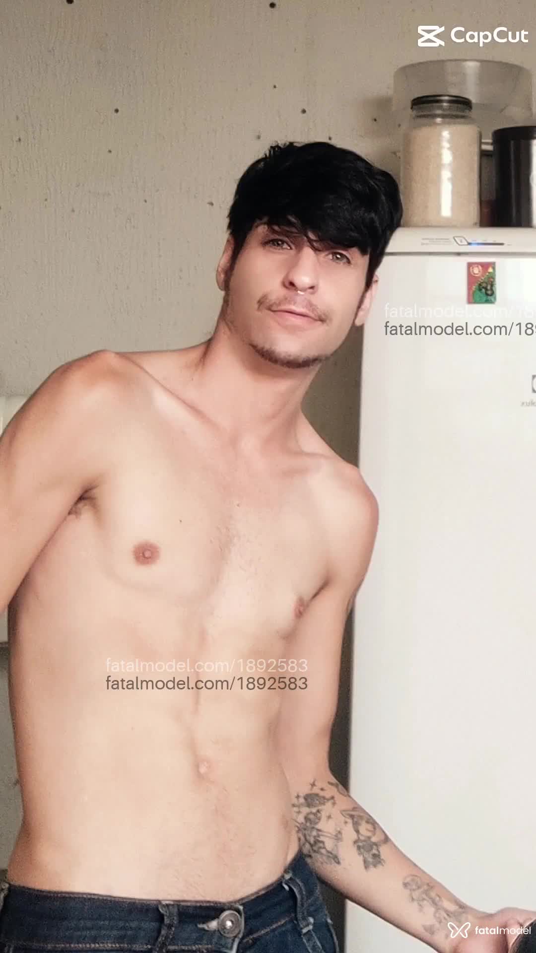 Acompanhante homem morena (o) de olhos verdes - Gustavinho Acompanhante homem morena (o) de olhos verdes - Gustavinho