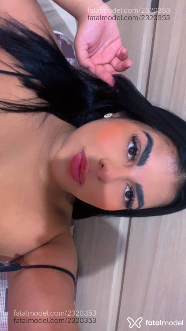 Acompanhante mulher com cabelo castanho de olhos pretos - Alicie