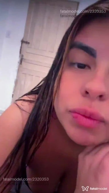 Acompanhante mulher com cabelo castanho de olhos pretos em Guarulhos - Alice