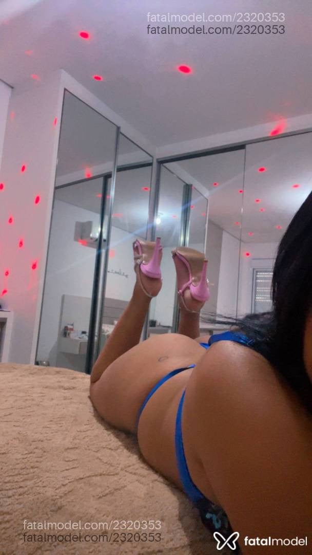 Acompanhante mulher com cabelo castanho de olhos pretos - Alicie
