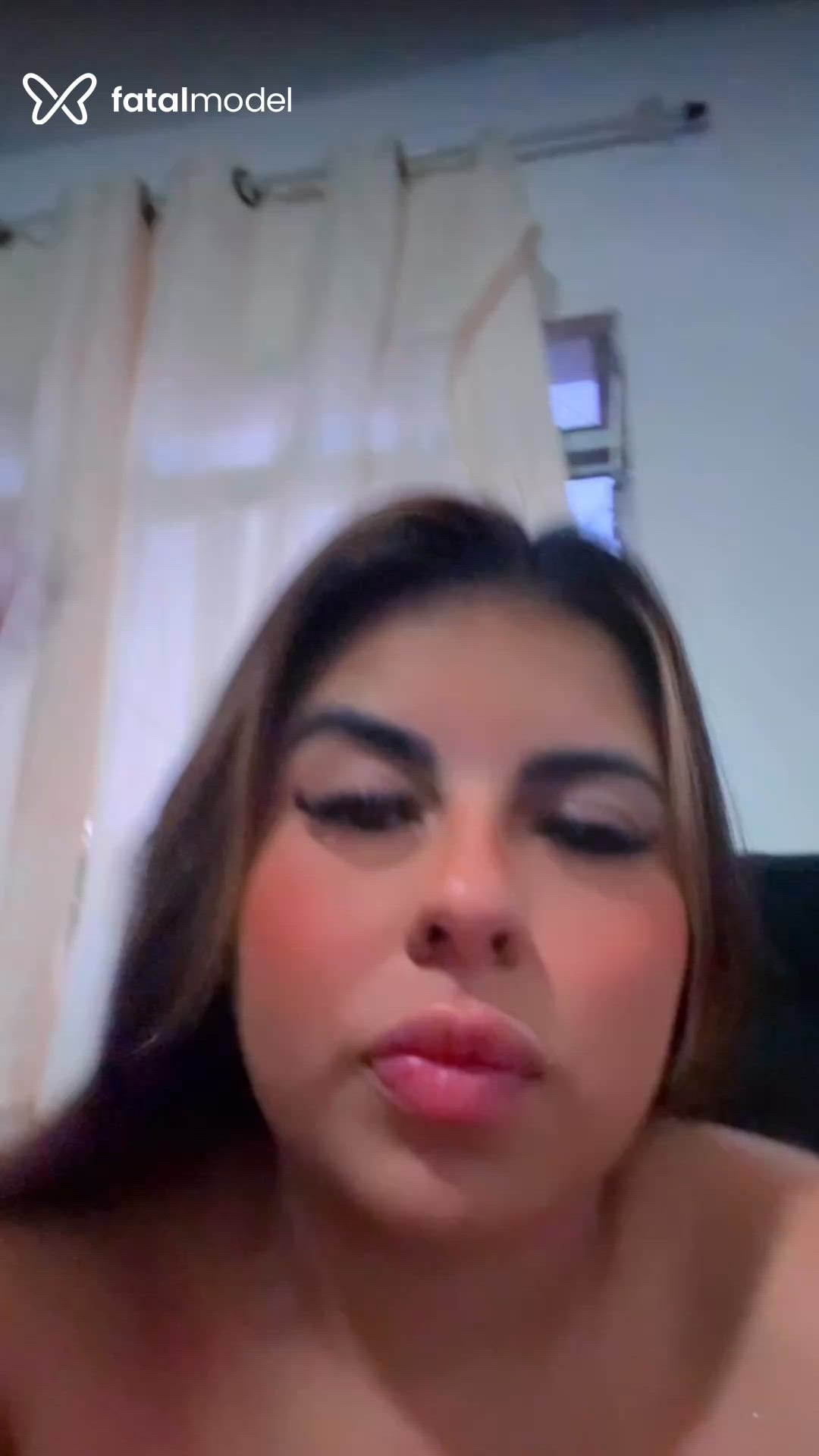 Acompanhante mulher com cabelo castanho de olhos pretos em Guarulhos - Alice