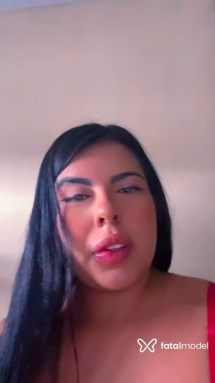 Acompanhante mulher com cabelo castanho de olhos pretos - Alice Acompanhante mulher com cabelo castanho de olhos pretos - Alice
