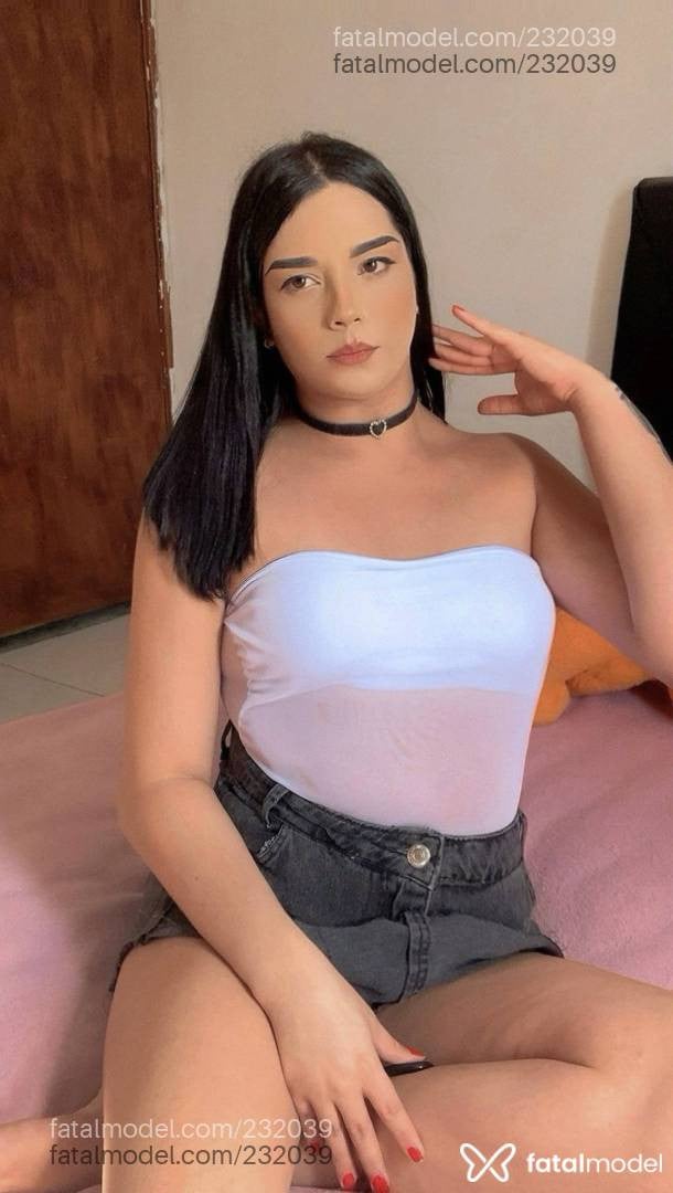 Acompanhante mulher trans morena (o) de olhos castanhos - Arielly Heloíse