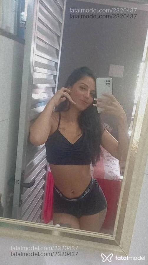 Acompanhante mulher morena (o) de olhos pretos - Heloisa
