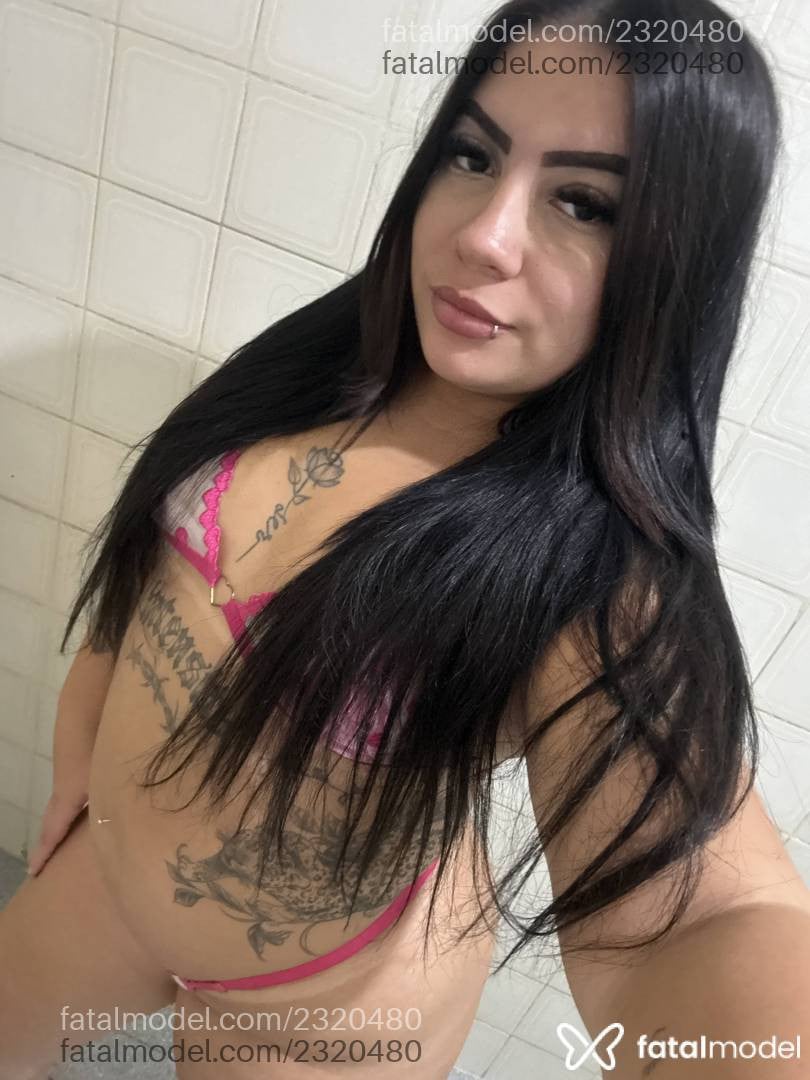 Acompanhante mulher morena (o) de olhos pretos em Duque de Caxias - Carla Ferrari