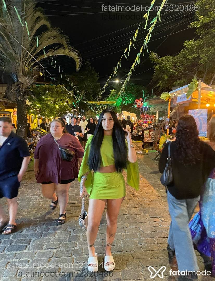 Acompanhante mulher morena (o) de olhos castanhos - Lunar