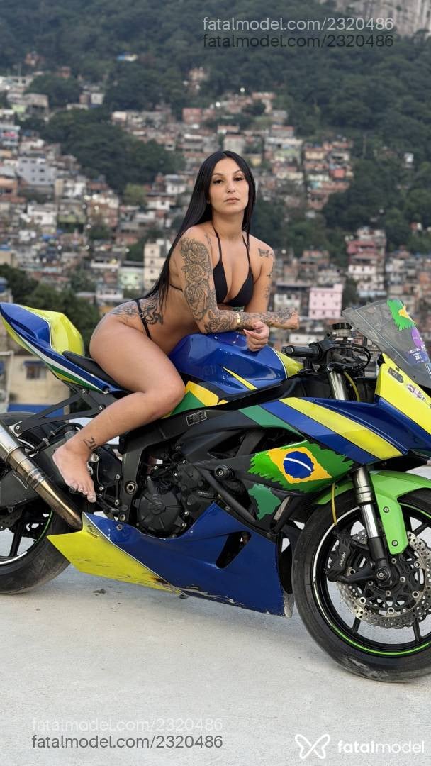 Acompanhante mulher morena (o) de olhos castanhos em Armação dos Búzios - Lunar