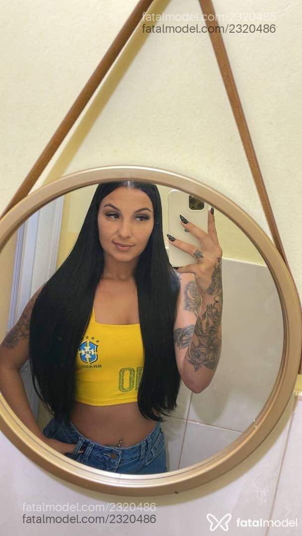 Acompanhante mulher morena (o) de olhos castanhos - Lunar