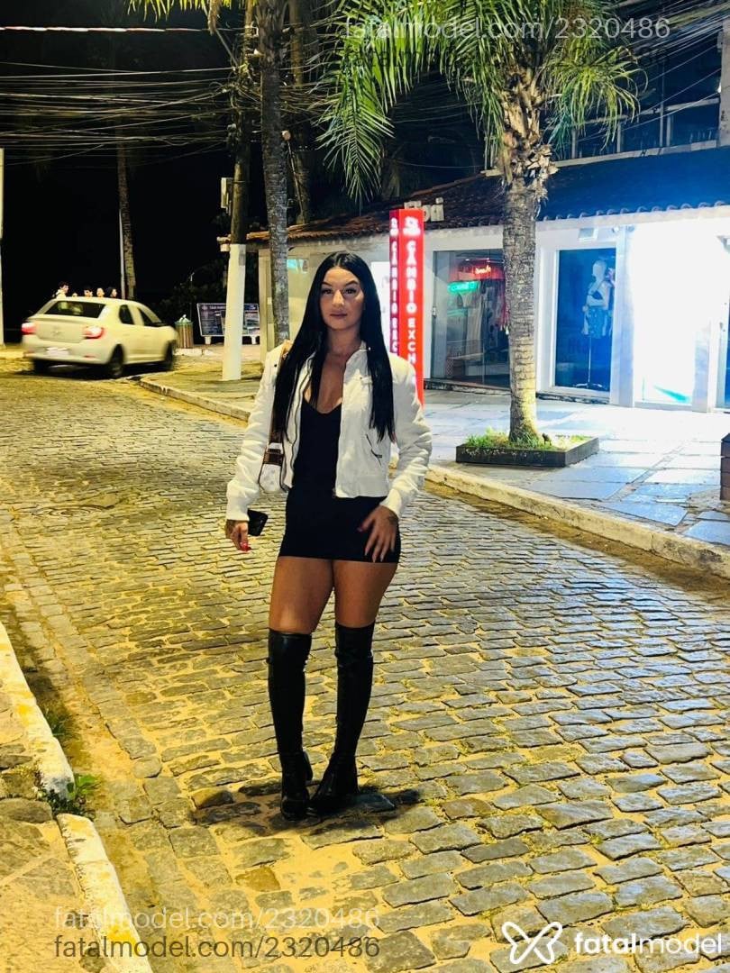 Acompanhante mulher morena (o) de olhos castanhos em Armação dos Búzios - Lunar