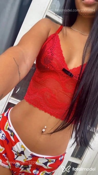 Acompanhante mulher morena (o) de olhos castanhos - Lara