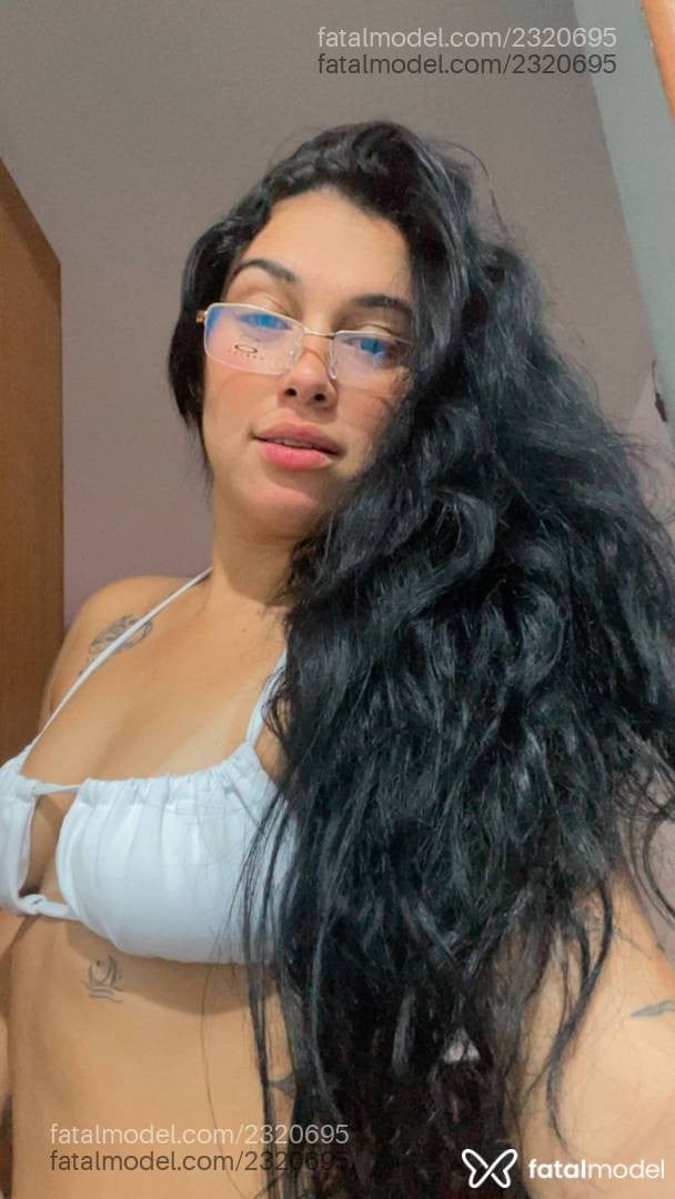 Acompanhante mulher morena (o) de olhos verdes em Guarapari - Lua