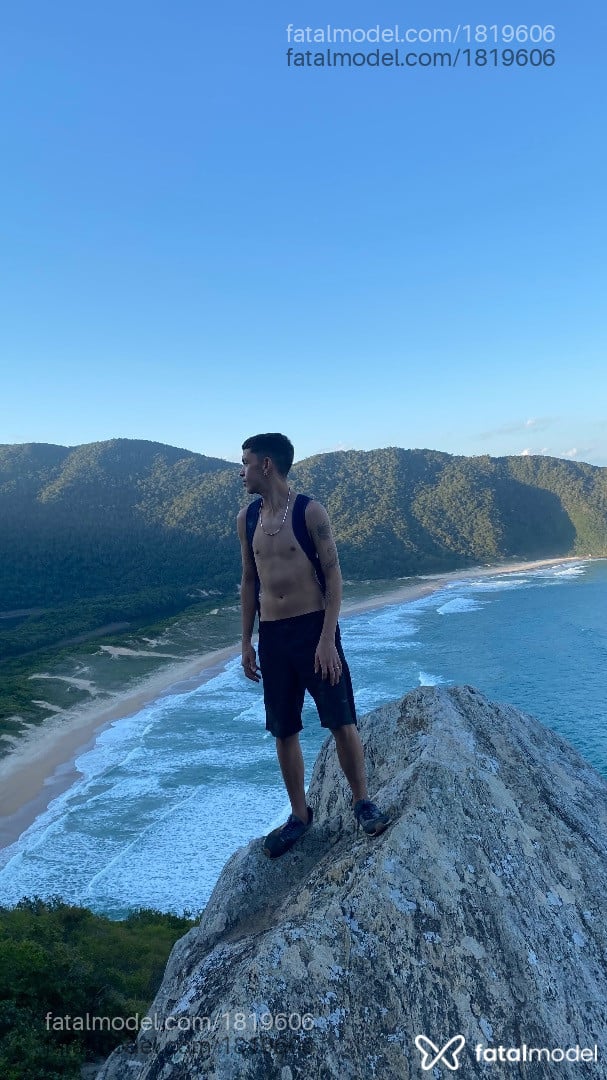 Acompanhante homem com cabelo castanho de olhos pretos em Florianópolis - Marrento