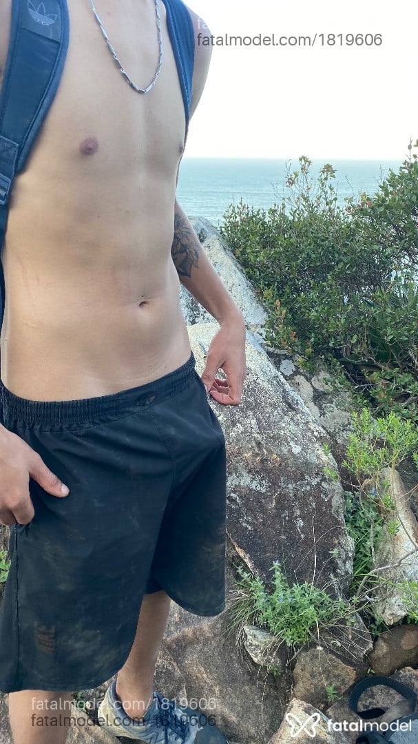 Acompanhante homem com cabelo castanho de olhos pretos em Florianópolis - Marrento