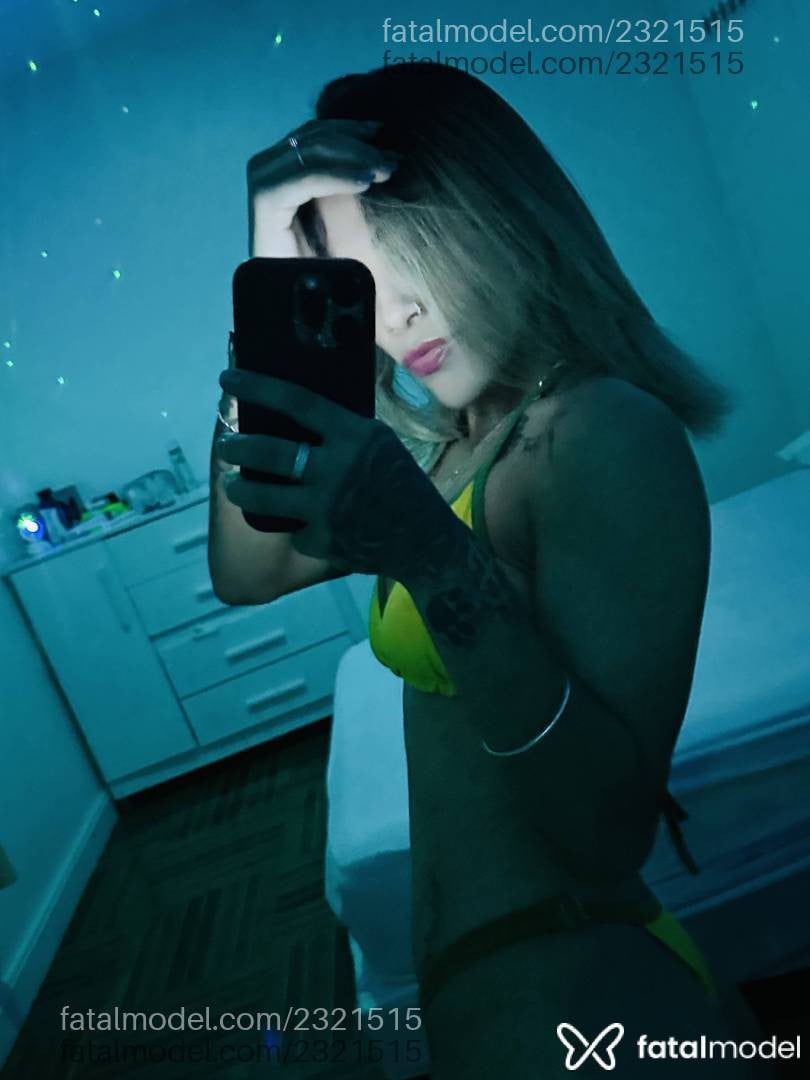 Acompanhante mulher loira (o) de olhos castanhos em Balneário Camboriú - Bella Chiky