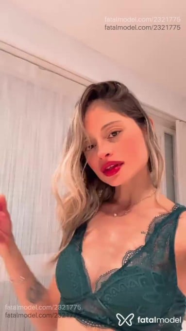Acompanhante mulher loira (o) de olhos mel em São Paulo - Ariana