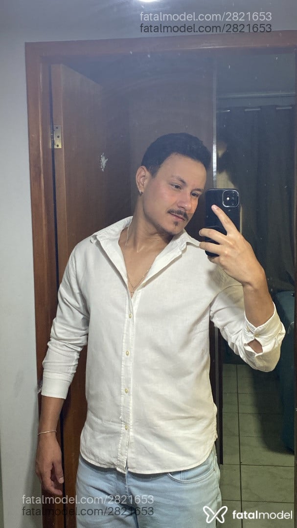 Acompanhante homem com cabelo castanho de olhos castanhos - Gabriel Acompanhante homem com cabelo castanho de olhos castanhos - Gabriel
