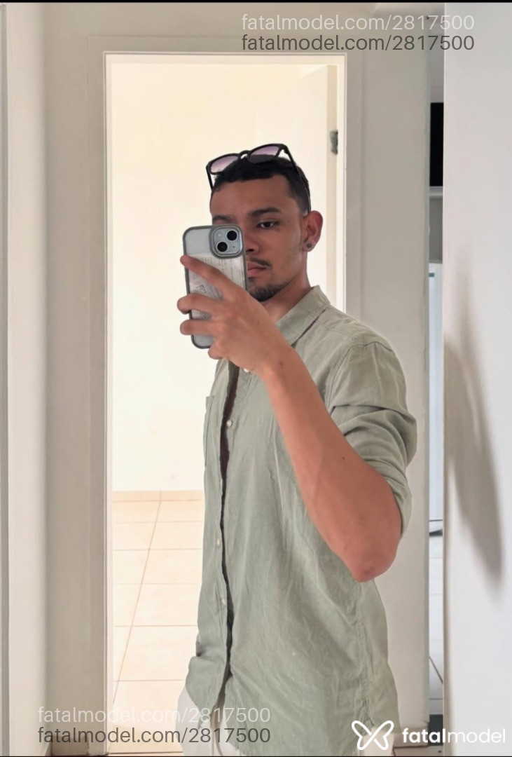 Acompanhante homem morena (o) de olhos castanhos em São Paulo - David