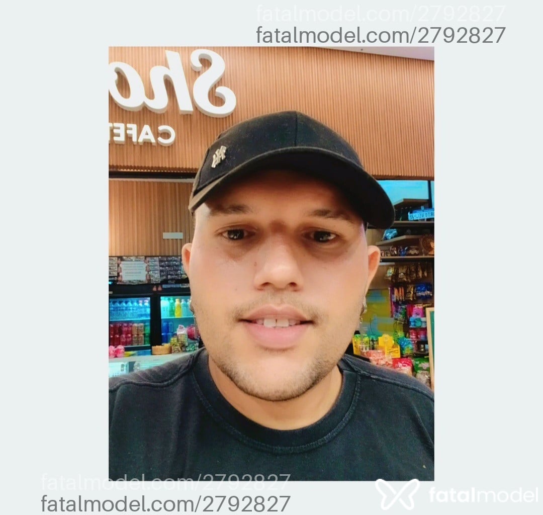 Acompanhante não-binário com cabelo castanho de olhos pretos em Porto Velho - Tutu