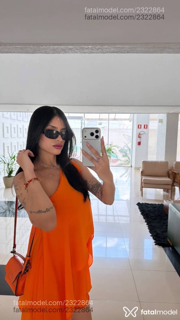 Acompanhante mulher morena (o) de olhos pretos - Anna Sol