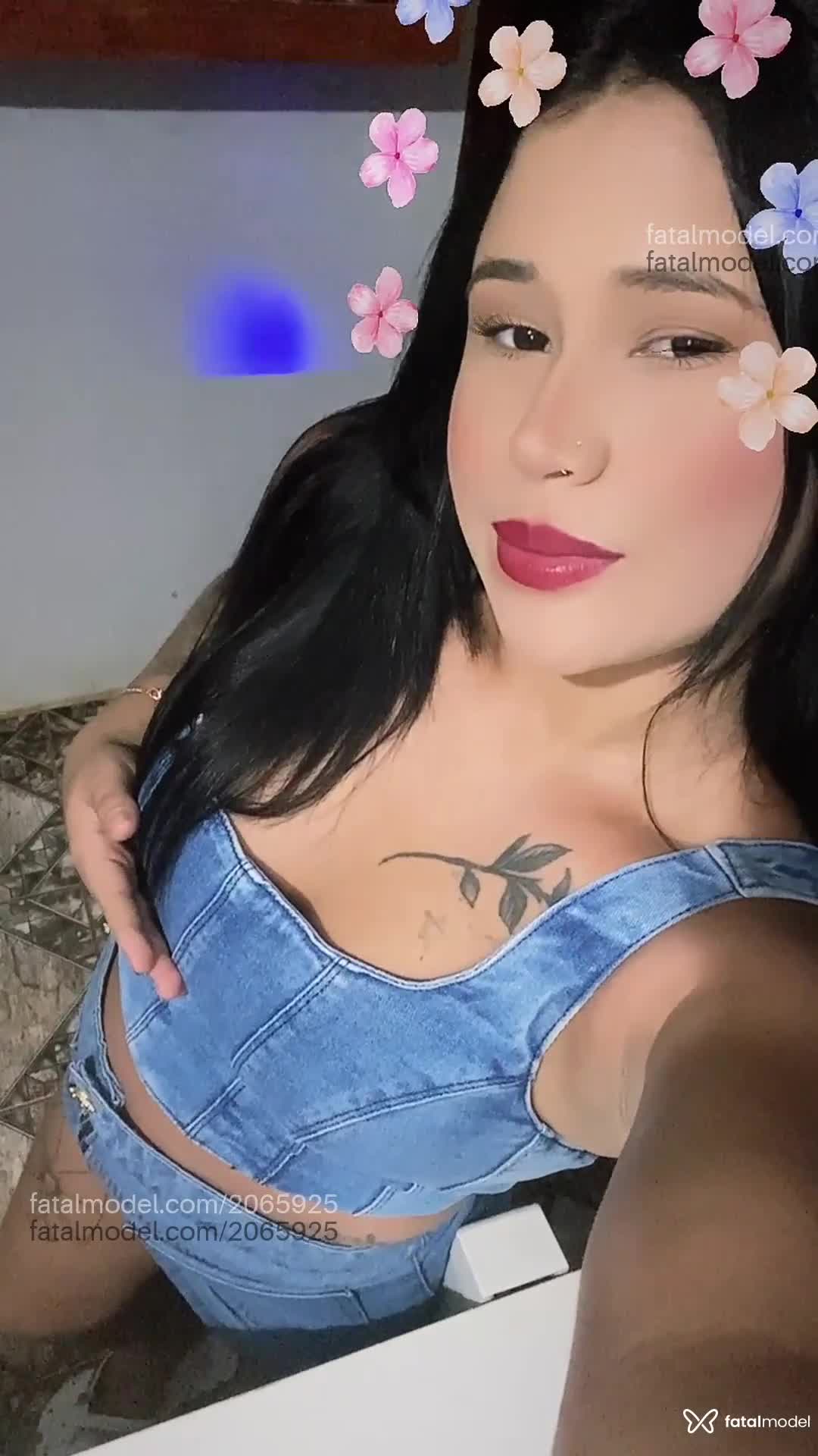 Acompanhante mulher morena (o) de olhos pretos em Rondonópolis Acompanhante mulher morena (o) de olhos pretos em Rondonópolis - Kauana