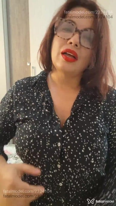 Acompanhante mulher com cabelo castanho de olhos castanhos em Porto Alegre Acompanhante mulher com cabelo castanho de olhos castanhos em Porto Alegre - Monique Prada