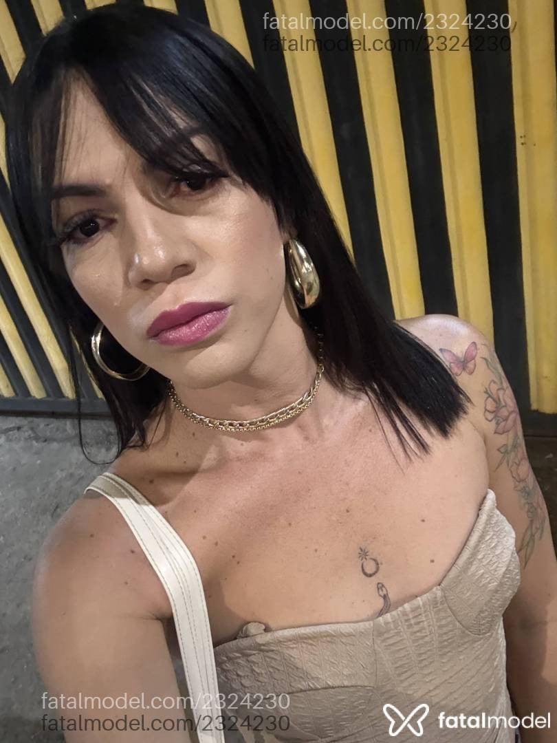 Acompanhante mulher trans com cabelo castanho de olhos pretos em Maceió - Pâmela