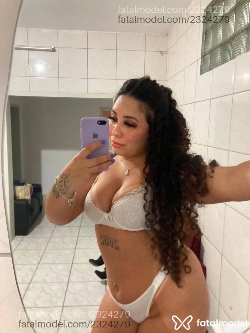 Acompanhante mulher com cabelo castanho de olhos castanhos - Thay