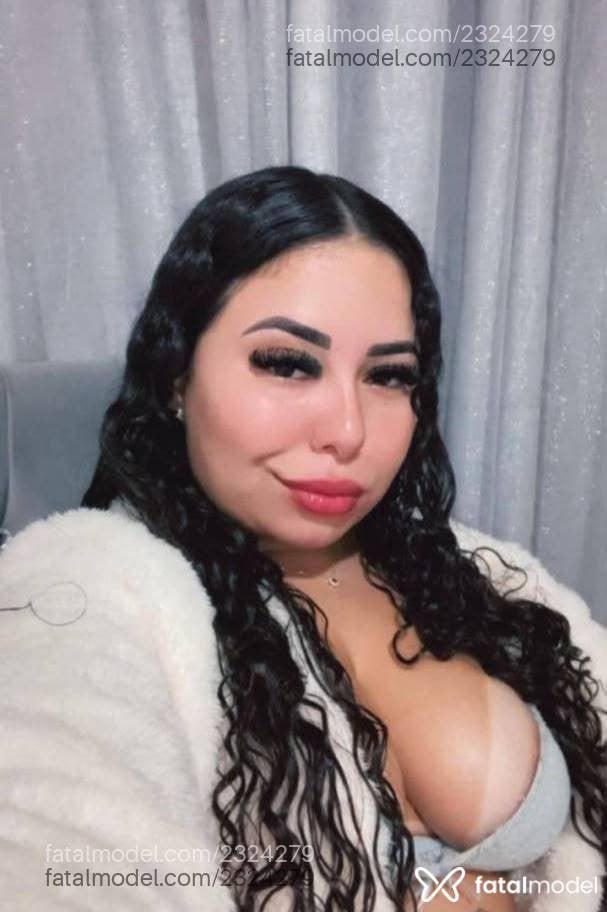 Acompanhante mulher com cabelo castanho de olhos castanhos - Thay