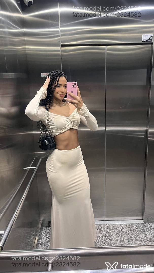 Acompanhante mulher morena (o) de olhos pretos em São Paulo Acompanhante mulher morena (o) de olhos pretos em São Paulo - Luh Frazão