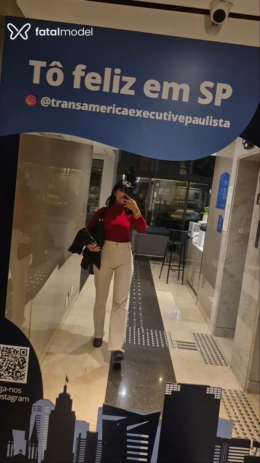 Acompanhante mulher com cabelo castanho de olhos castanhos - Afrodite Acompanhante mulher com cabelo castanho de olhos castanhos - Afrodite