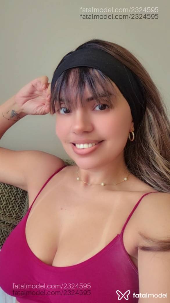 Acompanhante mulher com cabelo castanho de olhos castanhos - Helena Querino