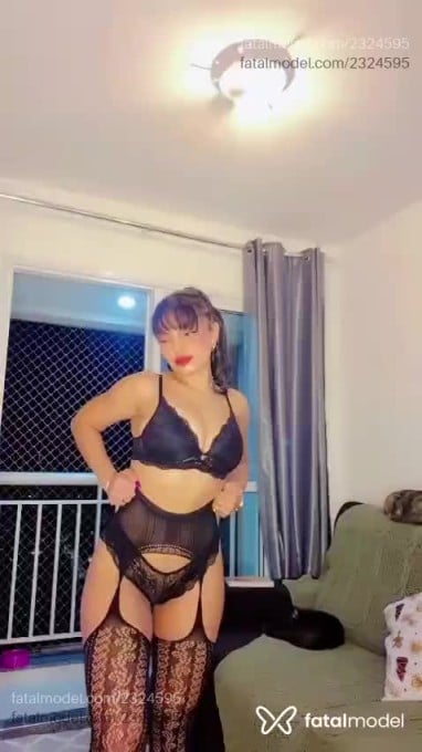 Acompanhante mulher com cabelo castanho de olhos castanhos em São Paulo - Helena Querino