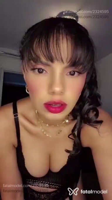 Acompanhante mulher com cabelo castanho de olhos castanhos em São Paulo - Helena Querino
