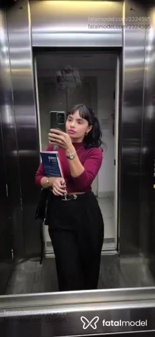 Acompanhante mulher com cabelo castanho de olhos castanhos em São Paulo - Helena Querino